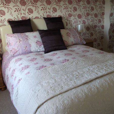 Valentino'S Hotel Filey Bagian luar foto
