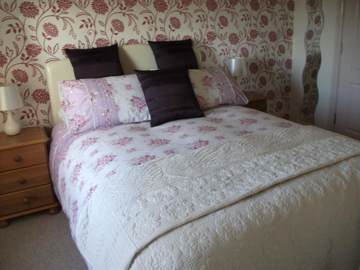 Valentino'S Hotel Filey Bagian luar foto