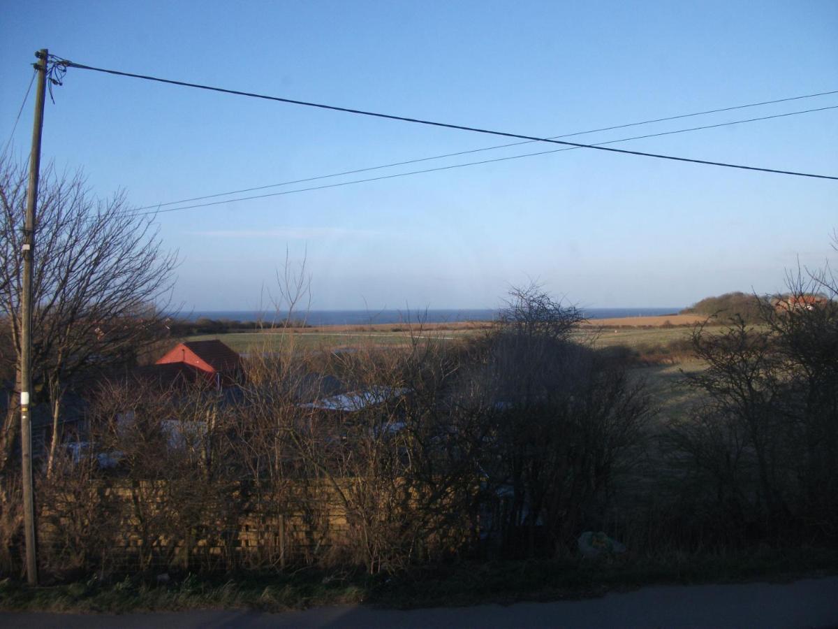 Valentino'S Hotel Filey Bagian luar foto